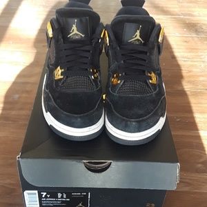 jordan 4 royalty kleiderkreisel 
